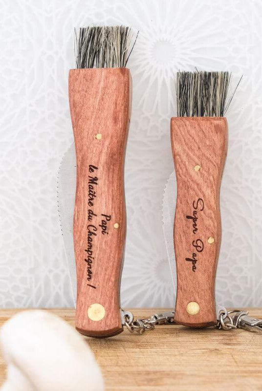 Couteau à Champignon 17cm à Personnaliser - My Bambou, set de brosses en bois pour le nettoyage des champignons.