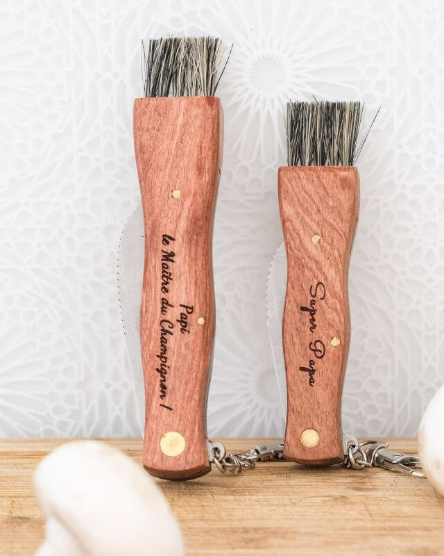 Couteau à Champignon 17cm à Personnaliser - My Bambou, set de brosses en bois pour le nettoyage des champignons.