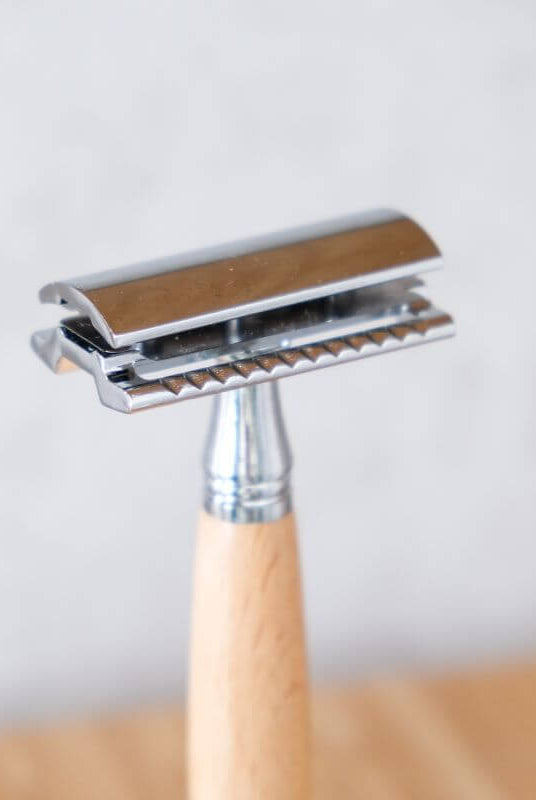 Rasoir de Sûreté à Personnaliser - My Bambou avec manche en bois naturel et tête en alliage de zinc.