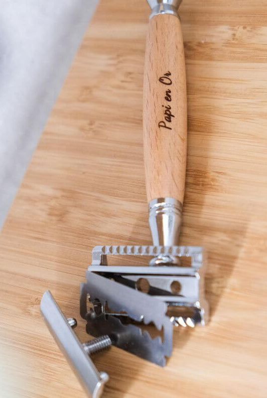 Rasoir de Sûreté à Personnaliser - My Bambou en bois naturel et alliage de zinc, élégant et écoresponsable.