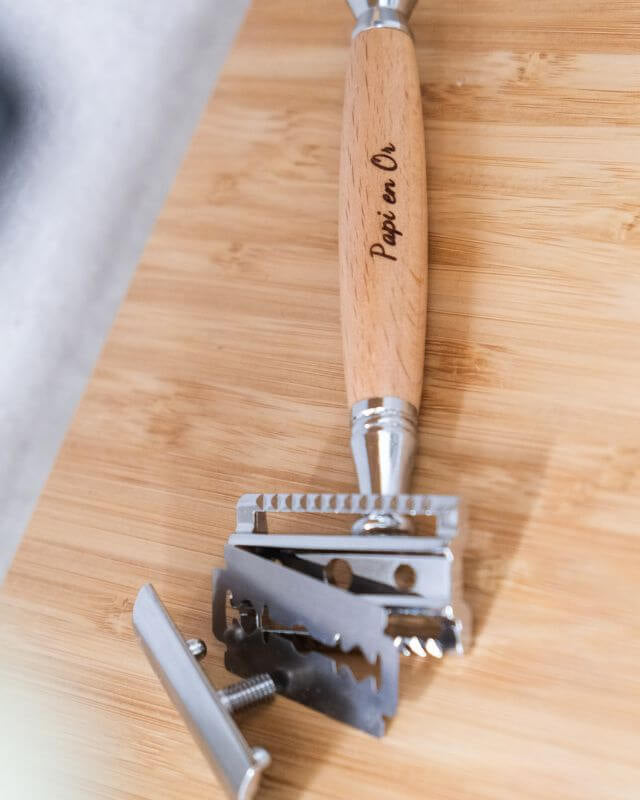 Rasoir de Sûreté à Personnaliser - My Bambou en bois naturel et alliage de zinc, élégant et écoresponsable.