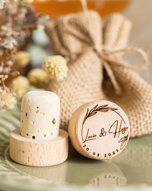Bouchons de Vin à Personnaliser pour Mariage - My Bambou, souvenirs élégants et écoresponsables.