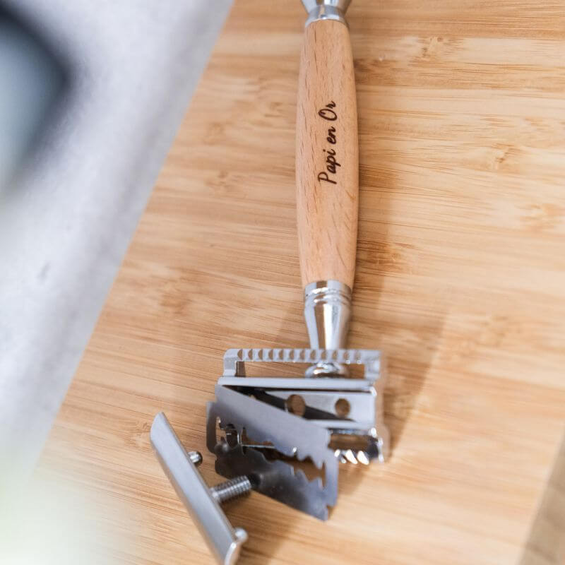 Rasoir de Sûreté à Personnaliser - My Bambou en bois naturel et alliage de zinc, élégant et écoresponsable.