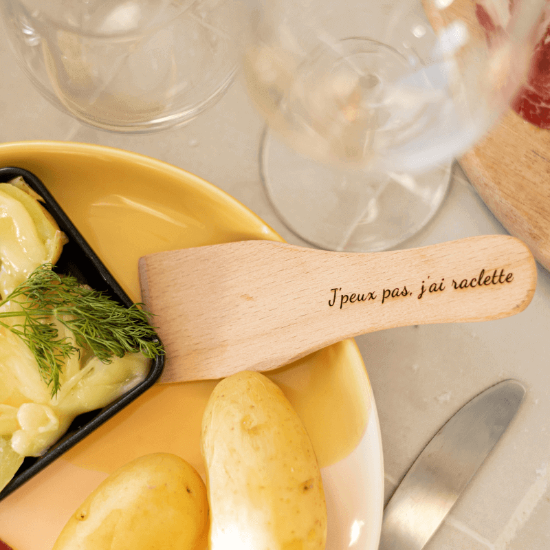 Spatule raclette en bois de hêtre du Jura personnalisable -  France